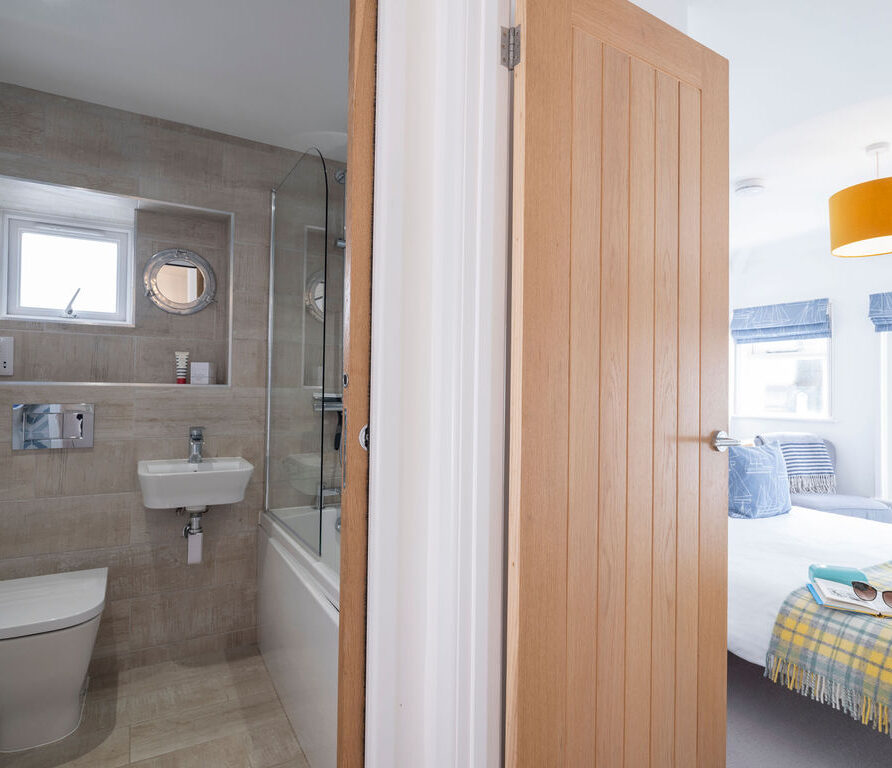 Porthole Cottage St.Ives - Bathroom / bedroom
