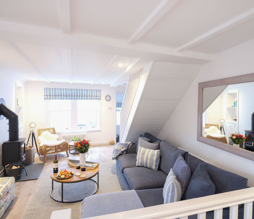 Porthole Cottage, St Ives - Lounge with wood burning stove