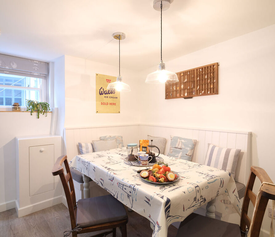 Porthole Cottage, St Ives - Kitchen / dinning