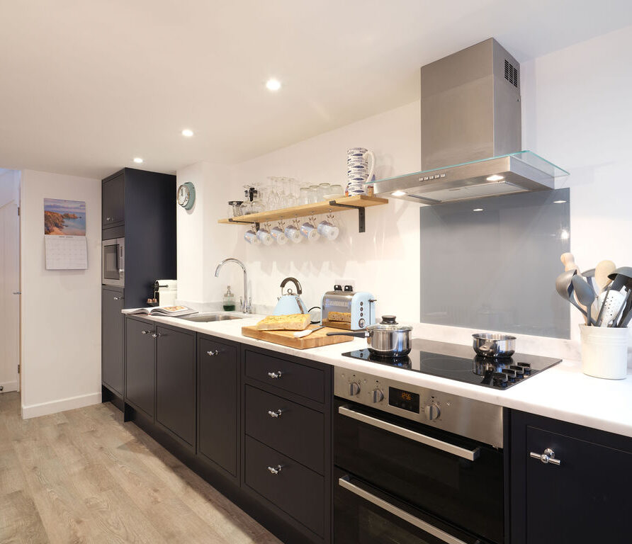 Porthole Cottage, St Ives - Kitchen